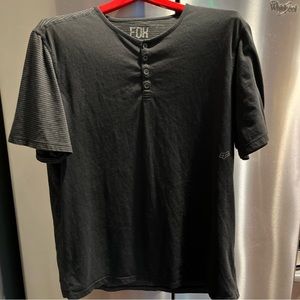 Fox Racing Slim Fit T SHIRT XL MEN’S Black stripes HENLEY Short Sleeve Gray Logo